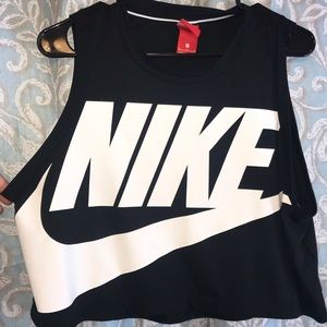 Athletic shirt
